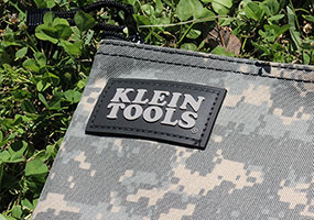 シリコンゴム製のKleinTooksロゴ